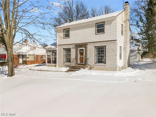 687 Crestview Ave, Akron, OH 44320