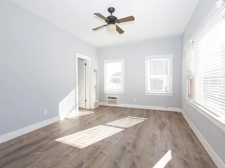 1222 N Kenmore Ave #8 — Photo 9