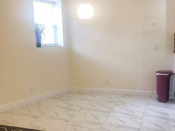 3rd image of 3005 Newtown Ave #1