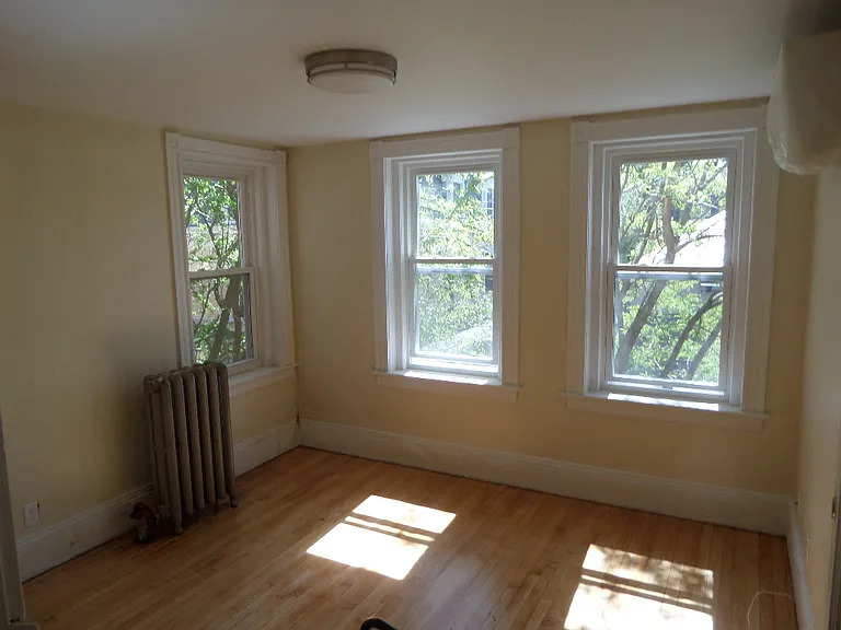 Craigie Cir — Photo 4