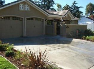 2425 Meadowbrook Rd, Sacramento, CA 95825