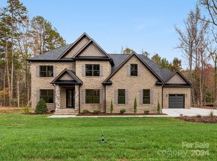 8317 Max Meadows Dr, Charlotte, NC 28227
