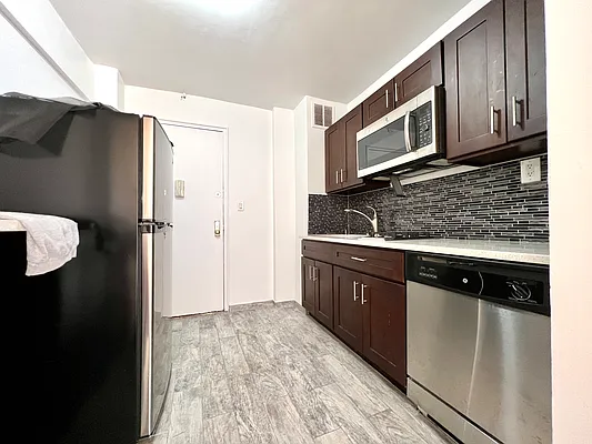 Rented by R New York | media 8