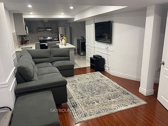 2nd image of 18 Fenflower Ct #Basement