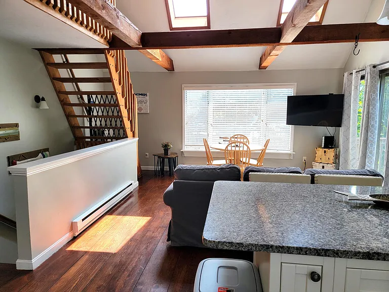 10 Willow Ave — Photo 7