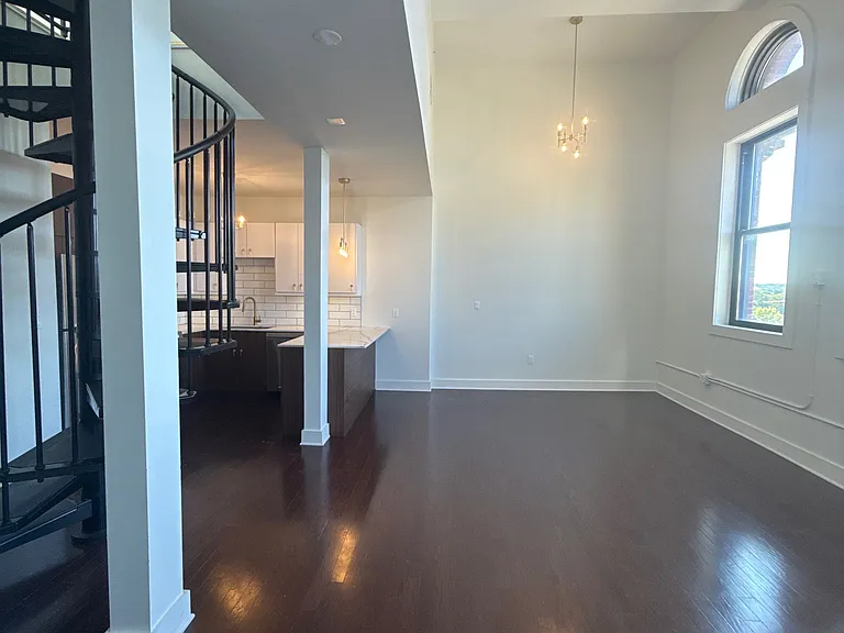 50 S Jefferson St #504 — Photo 15