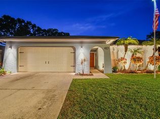 2396 Groveview Ln, Palm Harbor, FL 34683