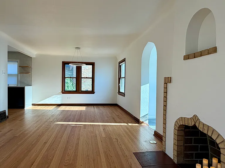 entry living / dining room