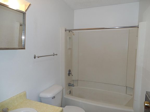 4th image of 1204 S Ave #6