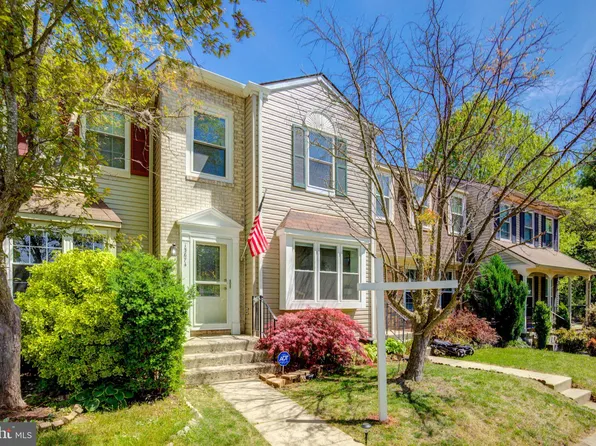 13674 Water Springs Ct, Centreville, VA 20121