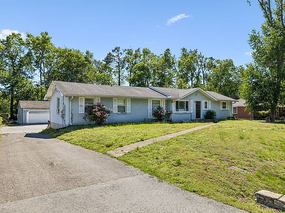 3rd image of 722 Robert Burns Dr