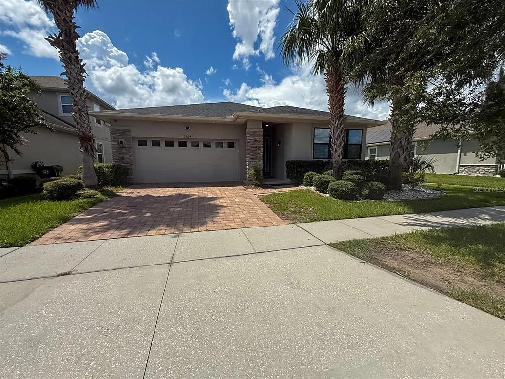 4 bed, 2.5 bath, 2170 sqft, $3,150 — Photo 1