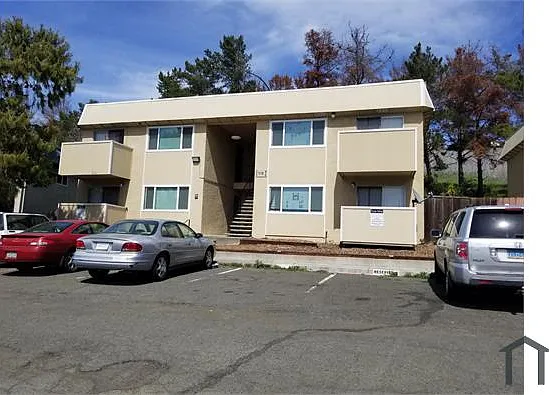 2 bed, 950 sqft, $2,275 — Photo 2