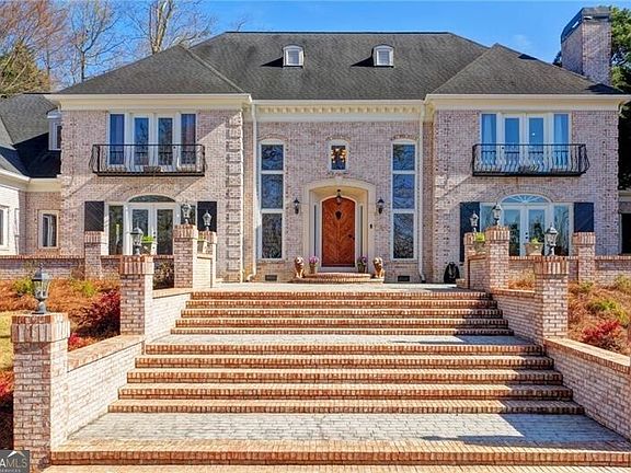 5th image of 2035 Derby Ln