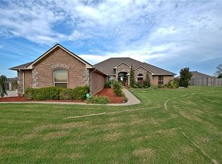 4511 Apple Estates Rd, Moore, OK 73160