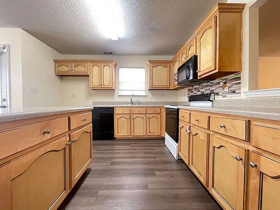 3rd image of 9926 Vista Ridge Dr