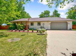 1519 Countryside Dr, North Mankato, MN 56003