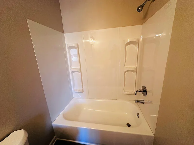 401 Woodland Cir #9 — Photo 16