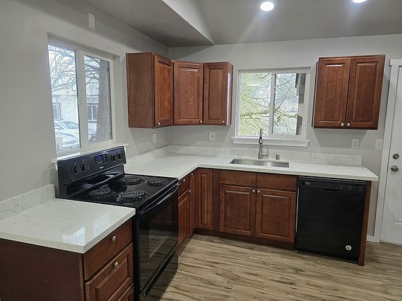 New kitchen with Quartz Counters