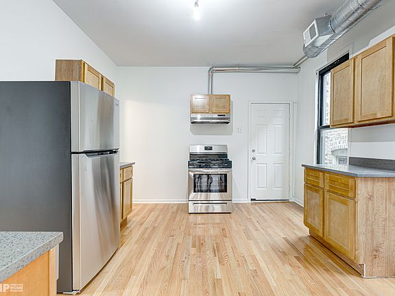 3rd image of 2214 W 18th Pl #3S