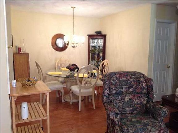 3rd image of 8460 Water Oak Ct