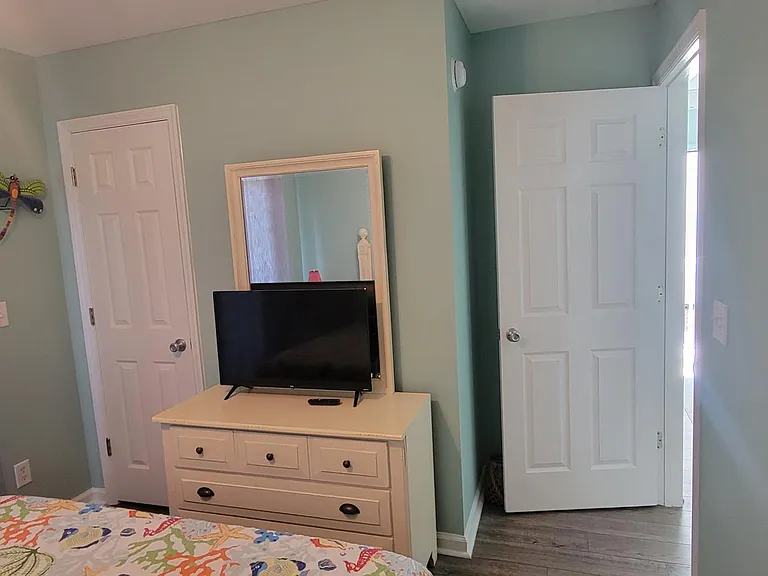 110 S High Point Ave — Photo 27