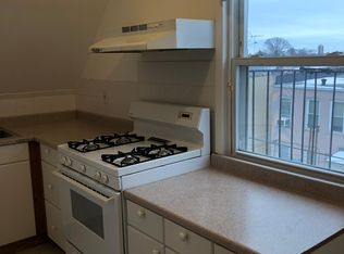 7810 81st St #3, Ridgewood, NY 11385