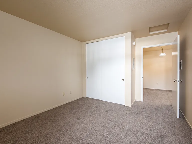 Manor Apartments — Photo 17
