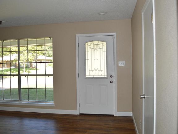 4th image of 203 Janelle Dr