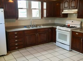 107 Grand Ave, Cranston, RI 02905