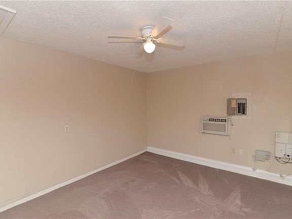 4th image of 1530 Toyah Creek Ln