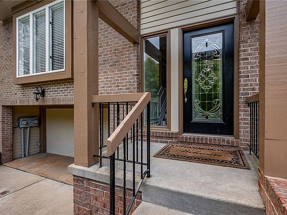 4th image of 2217 Huntington Ct