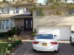 833 Raleigh Ln, Woodmere, NY 11598