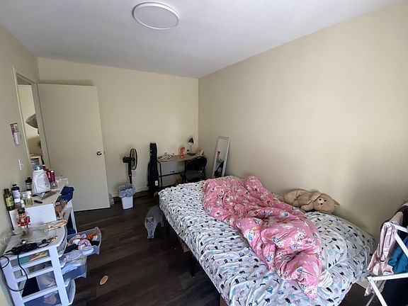 3rd image of 547 Frontenac St #1477822