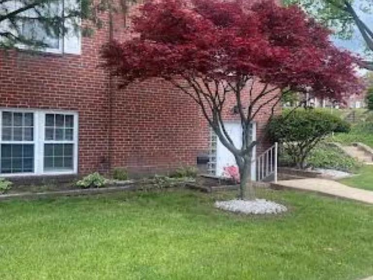 200 Maplewood Dr #2 — Photo 7