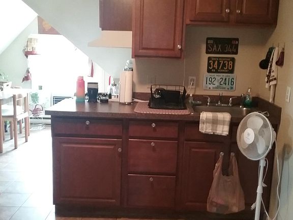 2nd image of 455 Pontiac Ave #3