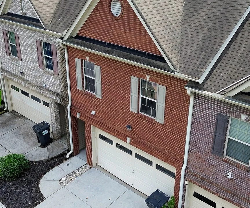 327 Sweetshrub Dr
