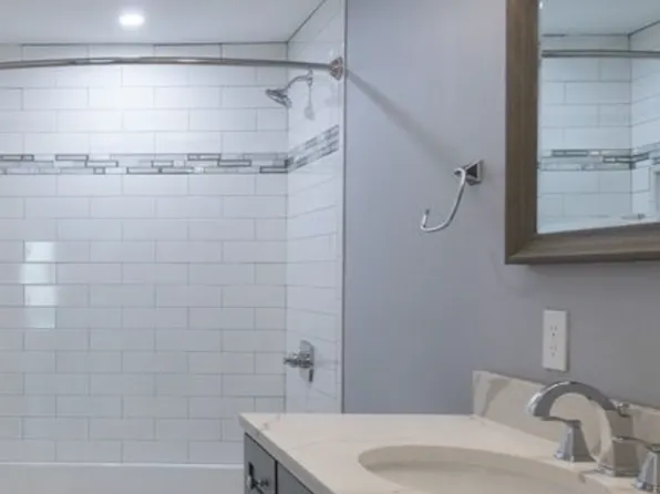 1214 Vfw Pkwy APT 37, West Roxbury, MA 02132