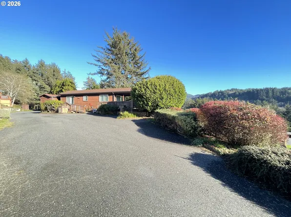 19921 Whaleshead Rd #T5, Brookings, OR 97415