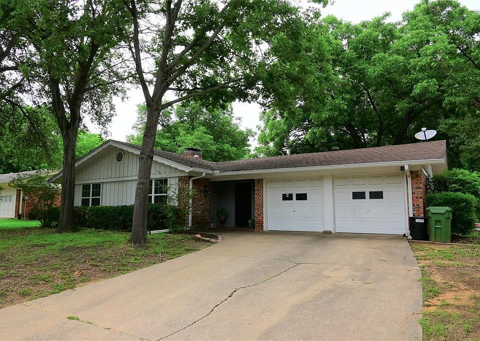 1st image of 804 W Cheryl Ave