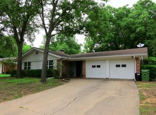 804 W Cheryl Ave, Hurst, TX 76053