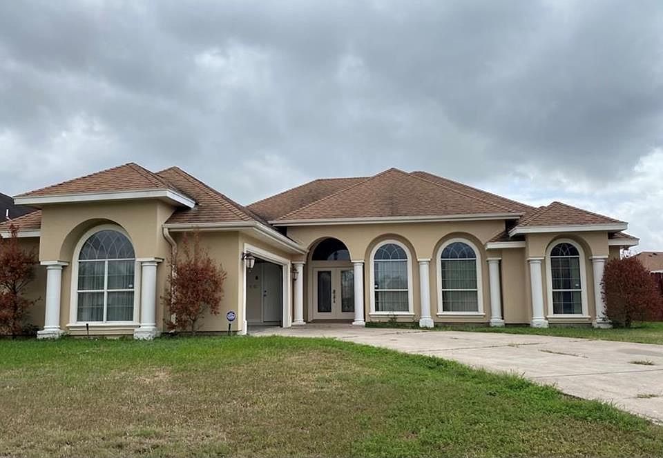 1st image of 3502 Chablis Dr
