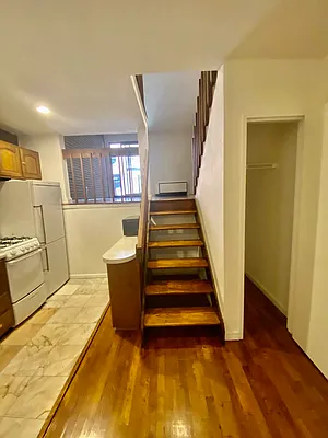 Rented by Avenues Real Estate | media 27