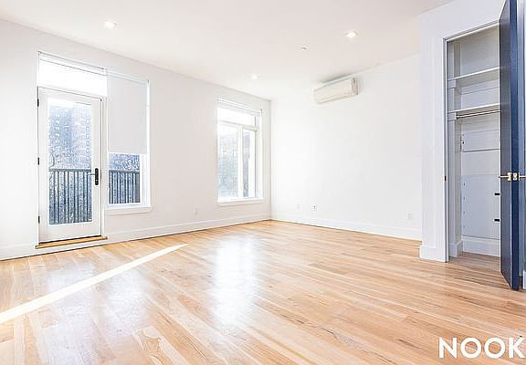 5th image of 739 Park Ave #4R
