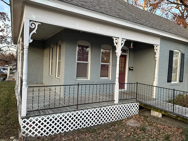 601 E Buffalo St — Photo 4