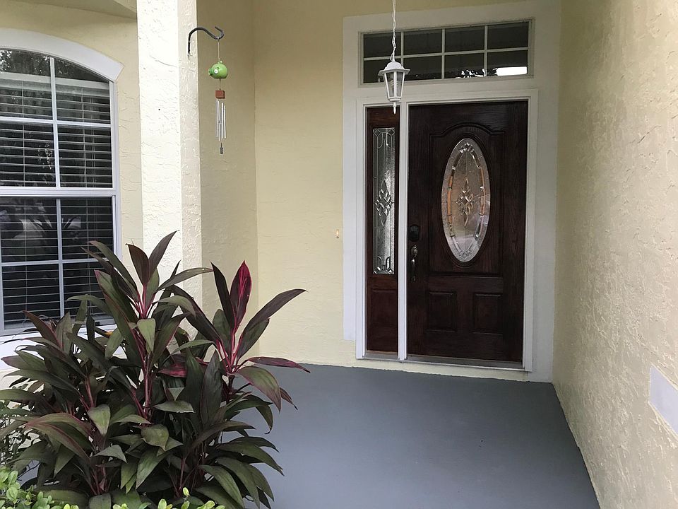 1st image of 816 Lake Crescent Ct