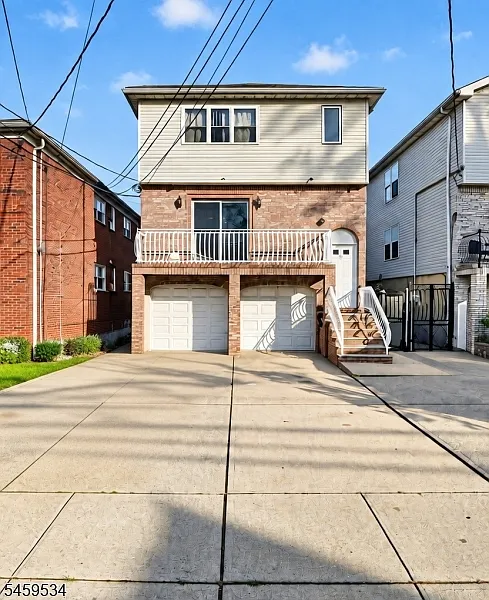 921 Jackson Ave #1