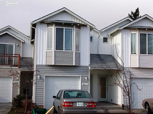9611 SE Center Ct photo 1