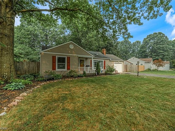 3rd image of 5950 Louis Dr