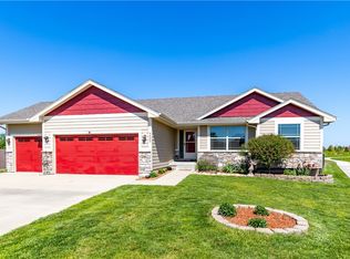4422 125th St, Urbandale, IA 50323
